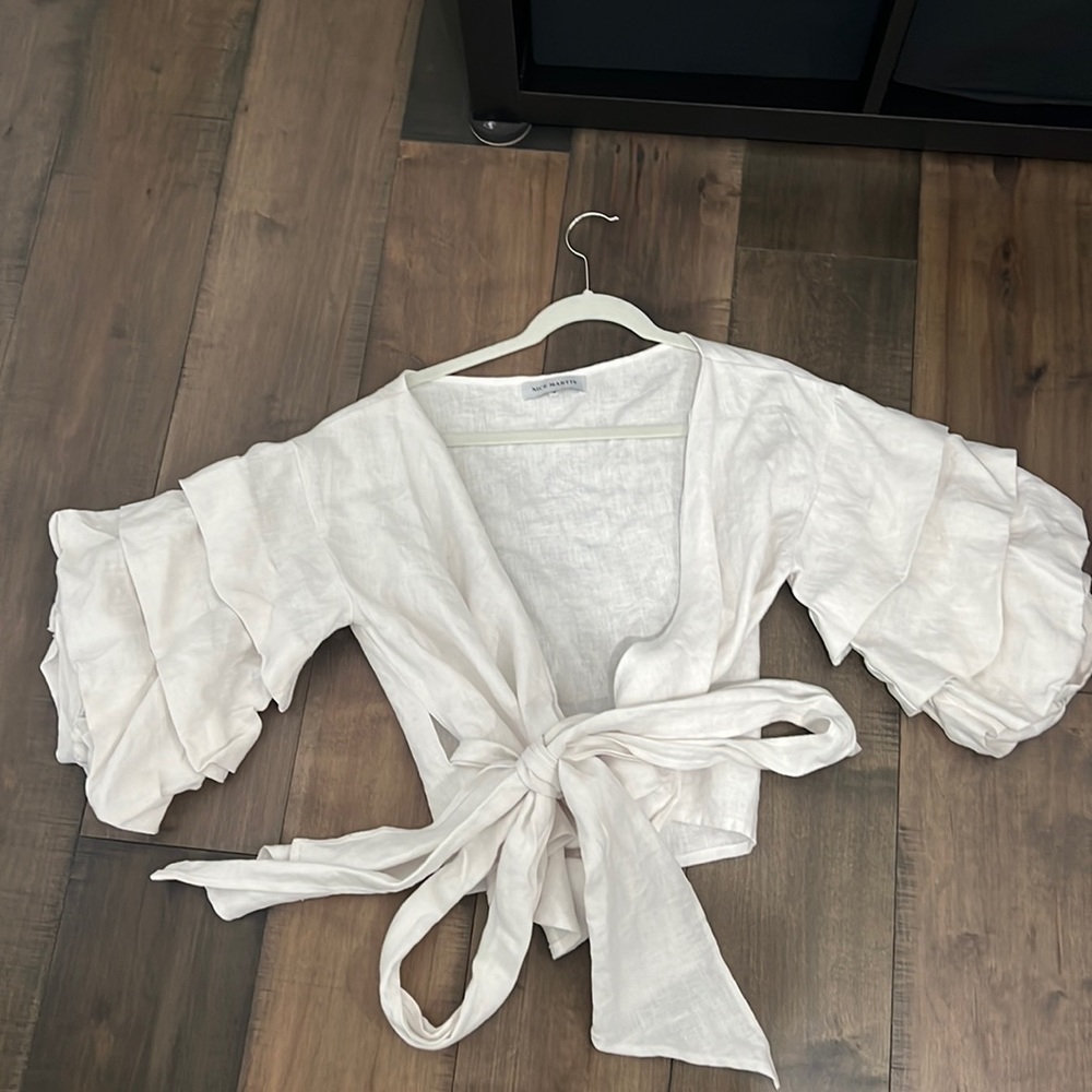 Gorgeous ruffled tie top